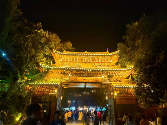 貴州 西江千戶苗寨.jpg